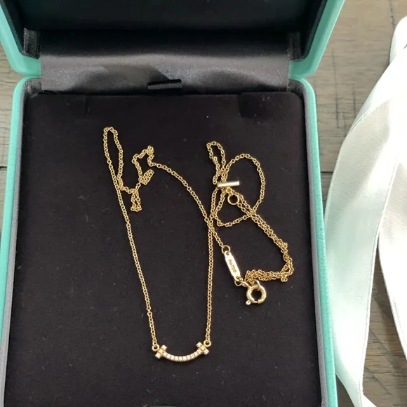 (Authentic)Tiffany & Co. T Smile Pendant in Yellow Gold with Diamonds Necklace - Picture 5 of 15
